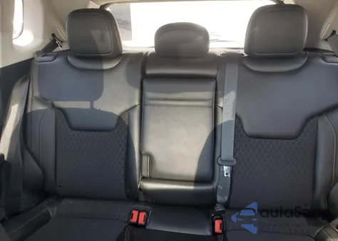 2018 Jeep Compass Latitude z USA, uszkodzony, nr VIN 3C4NJCBB8JT339192